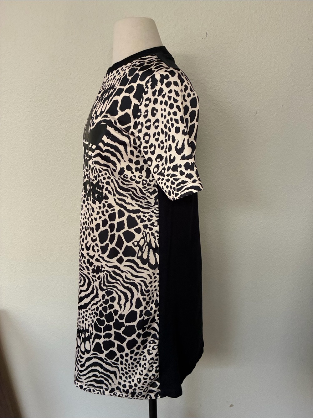 adidas Women’s Black and Cream Animal Print Shirt Dress, size XS - Picture 3 of 6